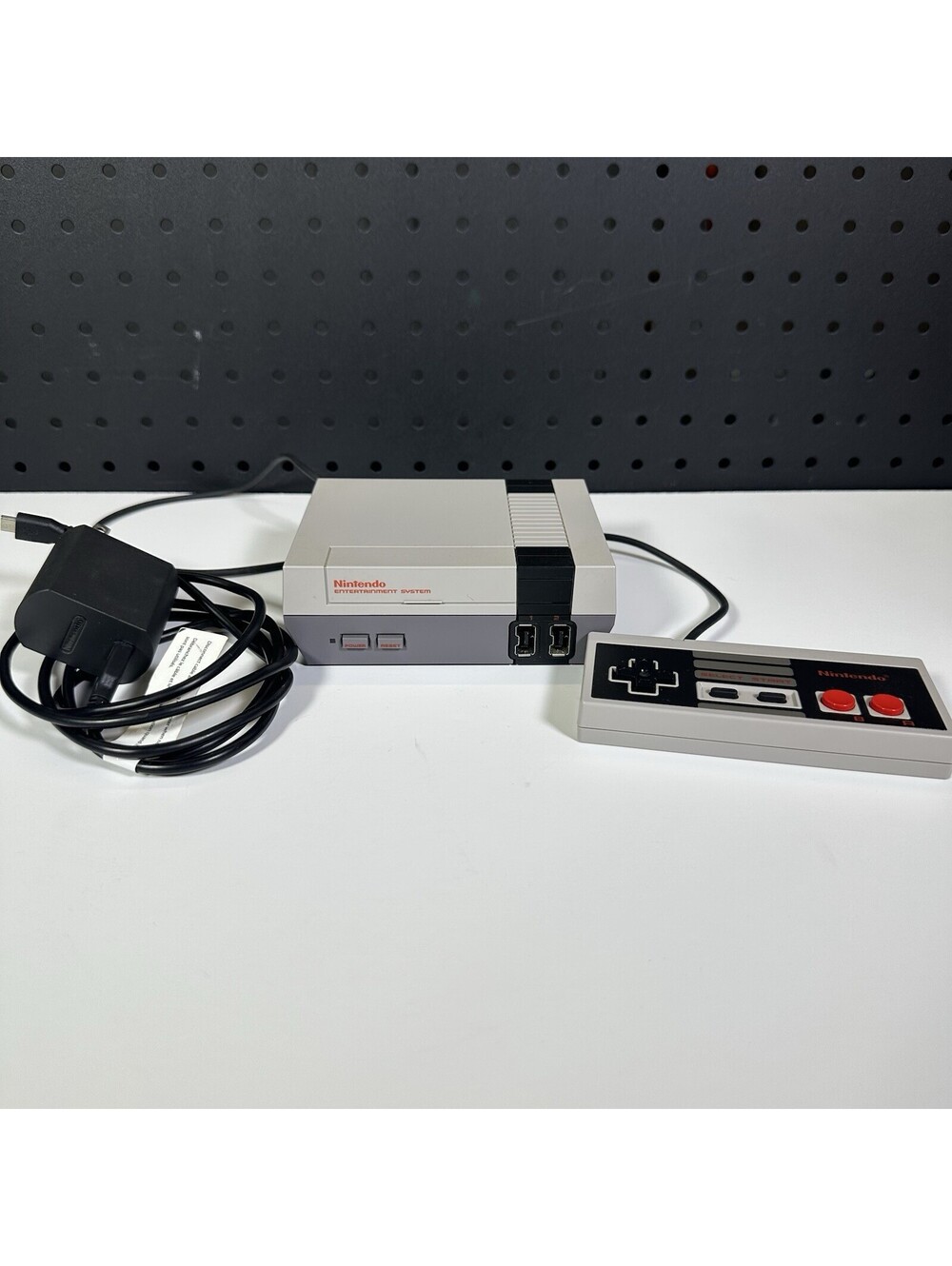 Genuine Nintendo NES Classic Edition Mini Console CLV-001 w/ Cable & Controller